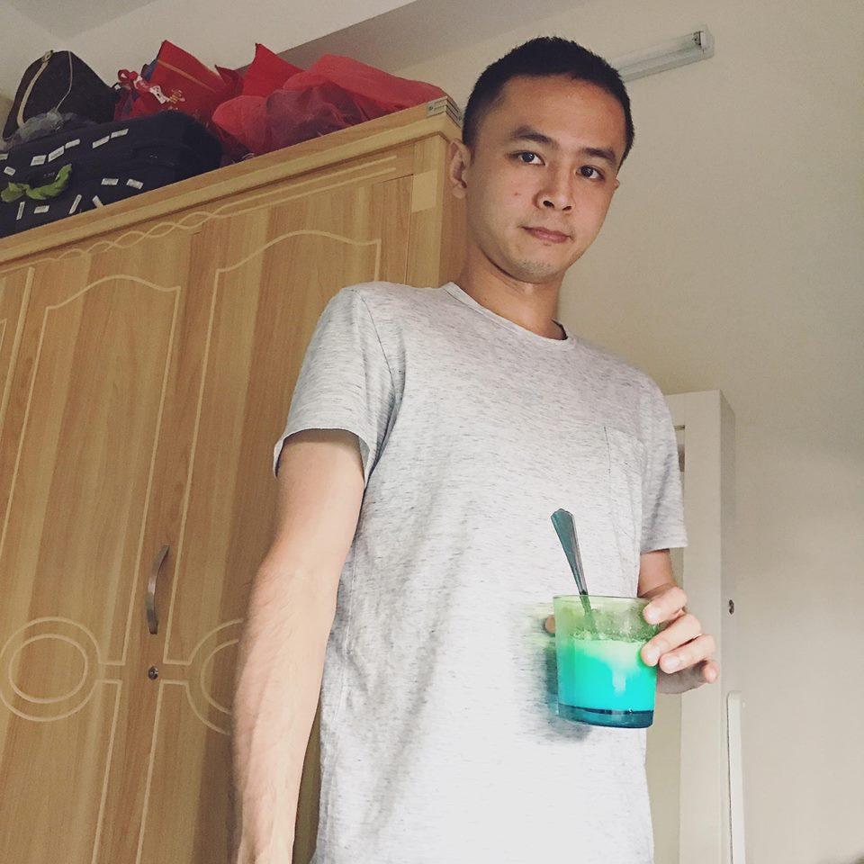 Tú Vi được ông xã Văn Anh cắt tỉa móng, bưng nước ngâm chân khi mang bầu-10