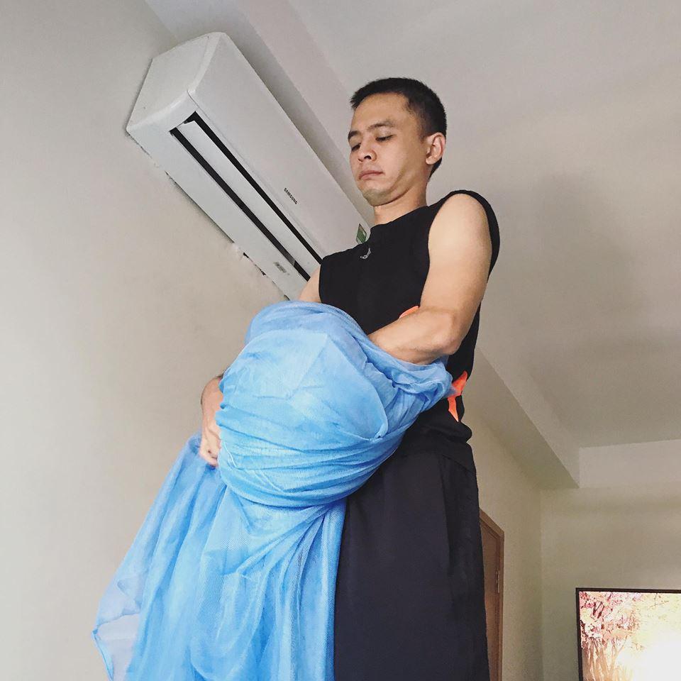 Tú Vi được ông xã Văn Anh cắt tỉa móng, bưng nước ngâm chân khi mang bầu-13