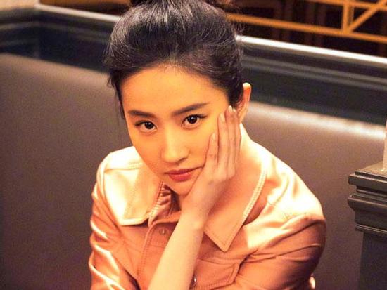 Lưu Diệc Phi 'tức tưởi' vì đột ngột bị đuổi khỏi dự án truyền hình mới?