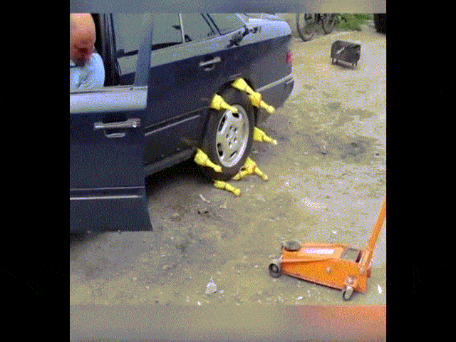 Đến 'quỳ' với các 'thánh' rảnh rỗi sinh nông nổi