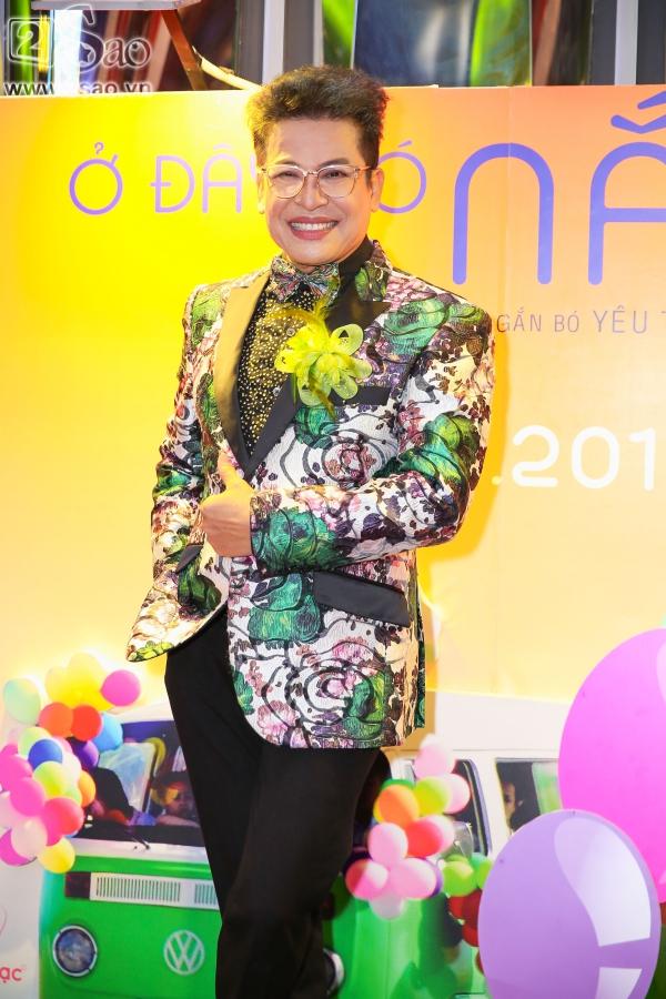 Lâm Khánh Chi diện áo dài đỏ rực nhưng lạc quẻ ở sự kiện-9