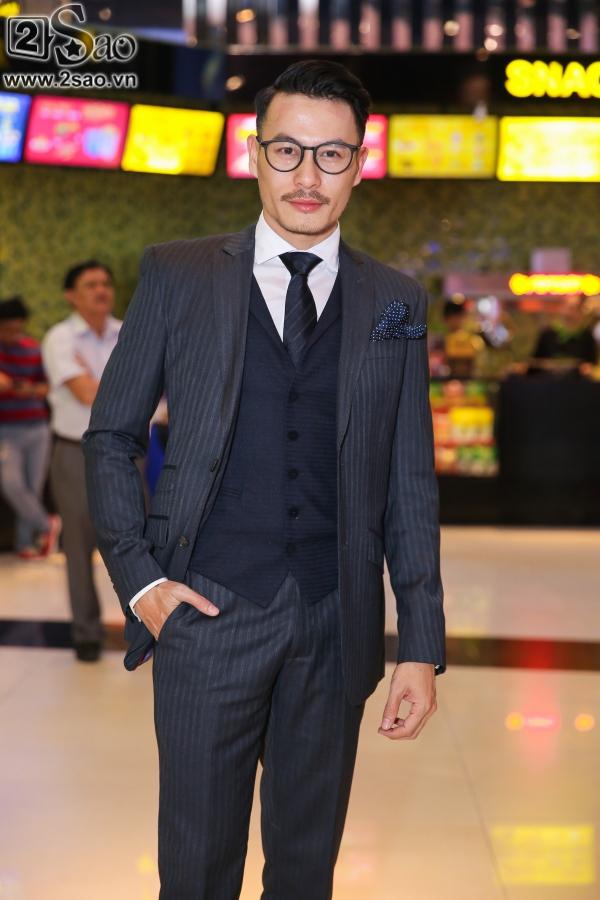 Lâm Khánh Chi diện áo dài đỏ rực nhưng lạc quẻ ở sự kiện-8