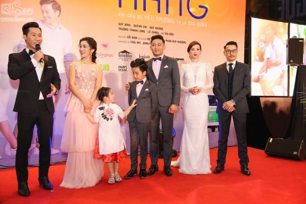 Lâm Khánh Chi diện áo dài đỏ rực nhưng lạc quẻ ở sự kiện-11