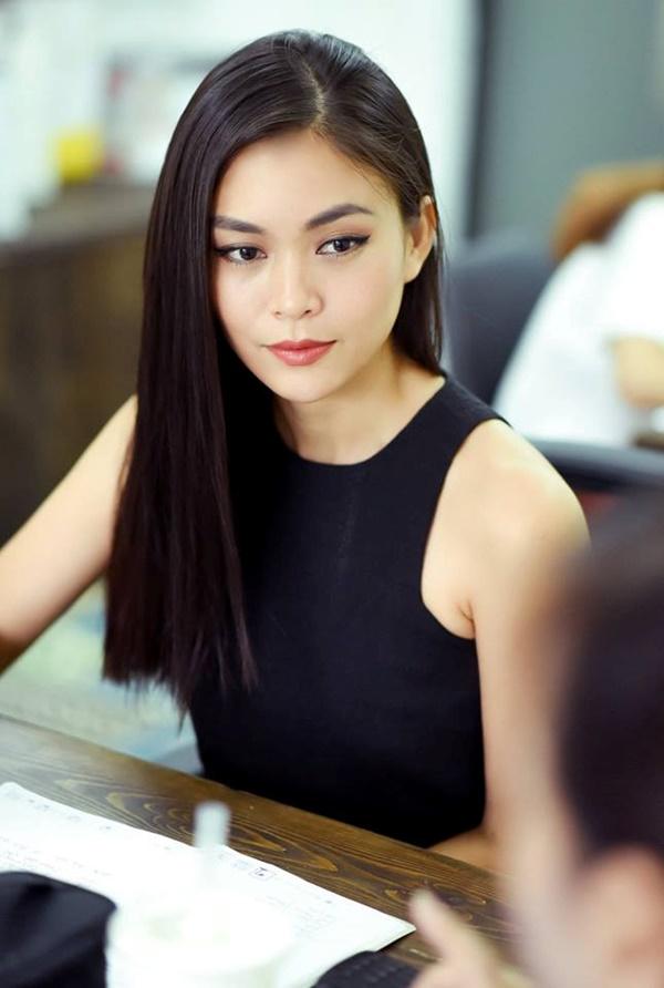 Xuất thân nghèo khổ đến khó tin của 3 mỹ nhân đoạt ngôi cao nhất Hoa hậu Hoàn Vũ Việt Nam 2017-9