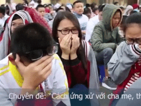 Thầy giáo khiến hàng trăm học sinh bật khóc trước bài giảng về 'đạo làm người'