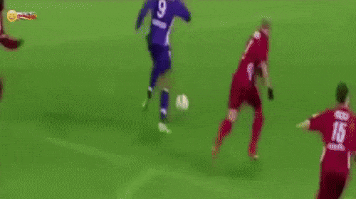 Đá bóng giỏi mấy cũng không bằng trời tính-4