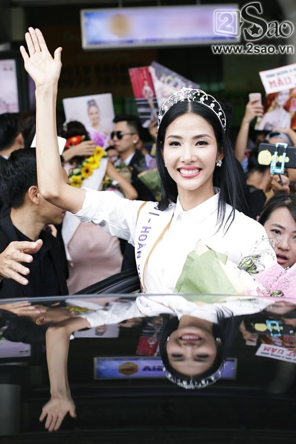 Xuất hiện tại sân bay, hoa hậu HHen Niê được chào đón nồng nhiệt như sao Hàn-10