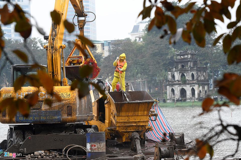 Đốt lửa, bọc nylon vào tay chân đối phó giá lạnh 9 độ C-5