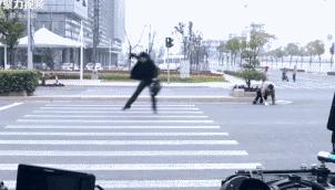 Vén màn bí mật đằng sau các cảnh quay tai nạn hú hồn như thật trên màn ảnh-8