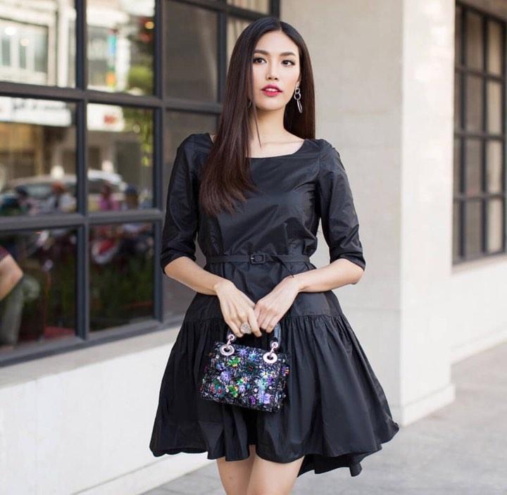 Angela Phương Trinh sến sẩm - Kỳ Duyên khoe lưng trần gợi cảm nổi bật nhất street style tuần mới-2