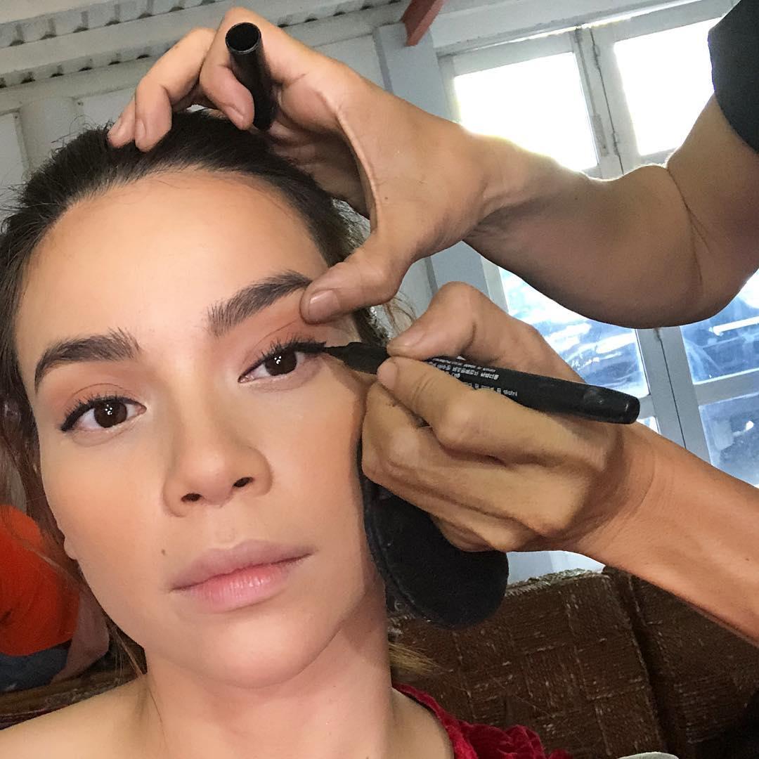 Tin sao Việt: Trấn Thành khoe hình bán nude khi đi nghỉ cùng bà xã Hari Won-6