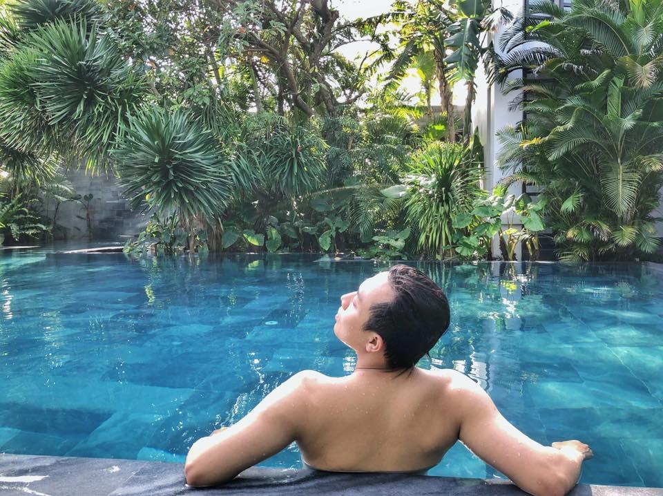 Tin sao Việt: Trấn Thành khoe hình bán nude khi đi nghỉ cùng bà xã Hari Won-3