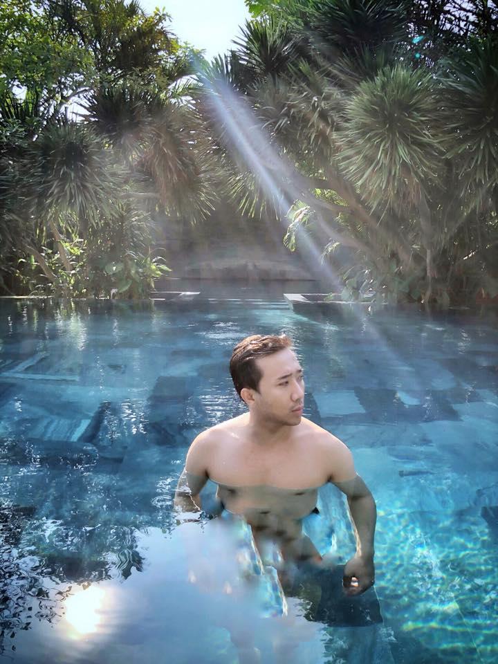 Tin sao Việt: Trấn Thành khoe hình bán nude khi đi nghỉ cùng bà xã Hari Won-4