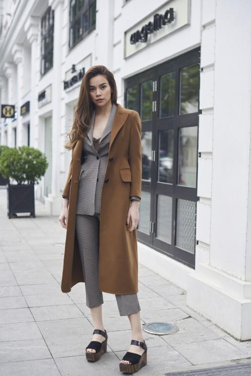 Hà Nội rét 10 độ, Hà Hồ diện 3 áo khoác ngàn đô tự tin thả dáng-2