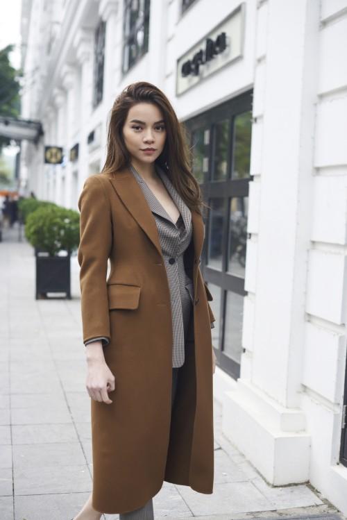 Hà Nội rét 10 độ, Hà Hồ diện 3 áo khoác ngàn đô tự tin thả dáng-7