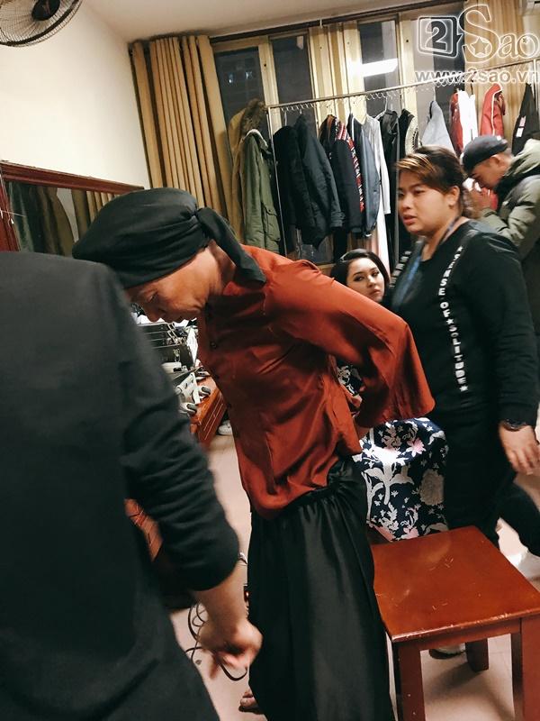 Hậu trường Gala Cười 2018: Công Lý hóa bà lão quê mùa, Vân Dung lộng lẫy váy áo-3