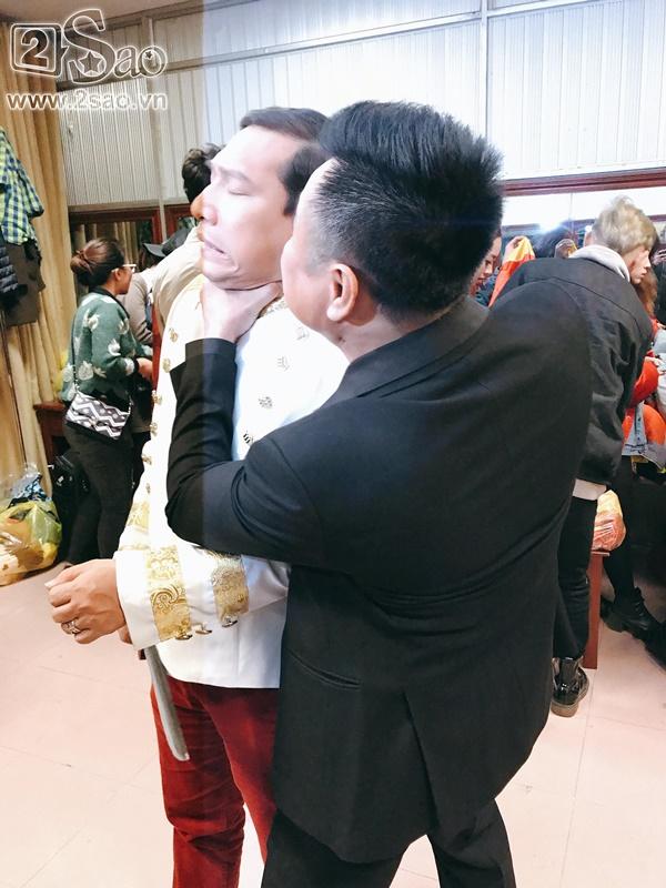 Hậu trường Gala Cười 2018: Công Lý hóa bà lão quê mùa, Vân Dung lộng lẫy váy áo-7