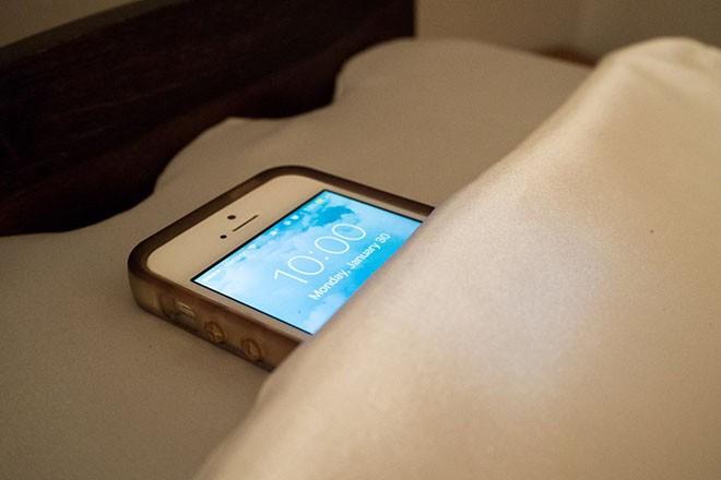 Để tránh những sai sót thường gặp khi sạc pin cho smartphone-6