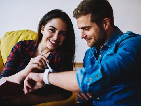 Phụ nữ cứ thuộc lòng 4 'bí kíp' chuyện trò với chồng, hôn nhân ngày nào cũng hạnh phúc