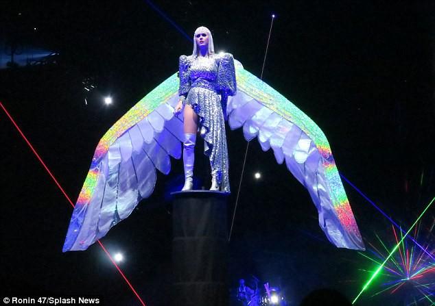 Những thiệt thòi mà fan Việt có thể phải chịu khi Katy Perry mang tour diễn hoành tráng đến Việt Nam-10