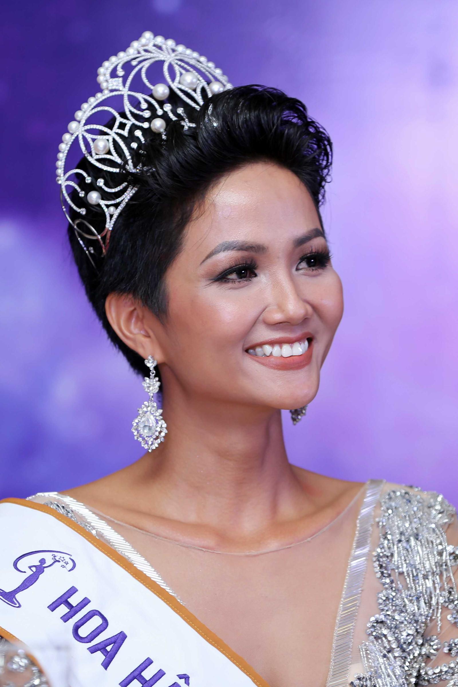 CHUYỆN ÍT NGƯỜI BIẾT: Hoa hậu HHen Niê từng làm ô sin, mỗi bữa ăn chỉ 10 ngàn đồng-1