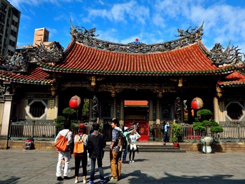 Choáng ngợp vẻ đẹp như ngoài hành tinh bên trong hang động muối khổng lồ-15