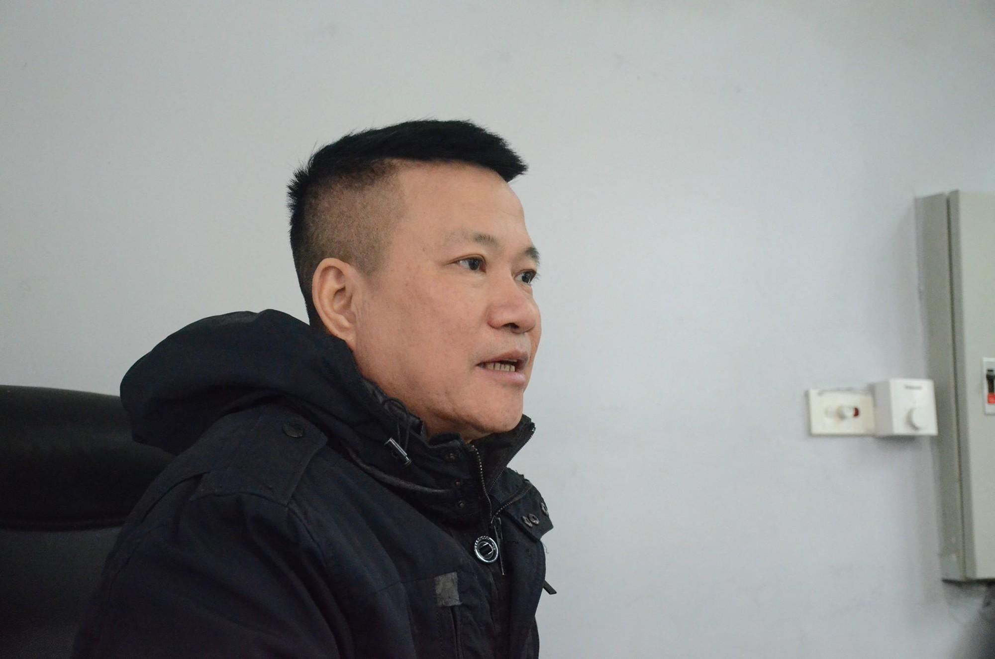 Hà Nội: Mang ô tô dung tích bình 70l đi đổ xăng, người đàn ông giật mình khi đổ 80l mới đầy, chủ cây xăng lên tiếng-5