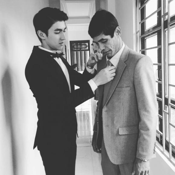 Hot girl - hot boy Việt: Trà Ngọc của Vì yêu mà đến mượn trai đẹp hát nhép Người lạ ơi-1