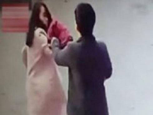 Chủ shop online đi xuyên đêm, vượt 860 km để đánh dằn mặt khách nữ