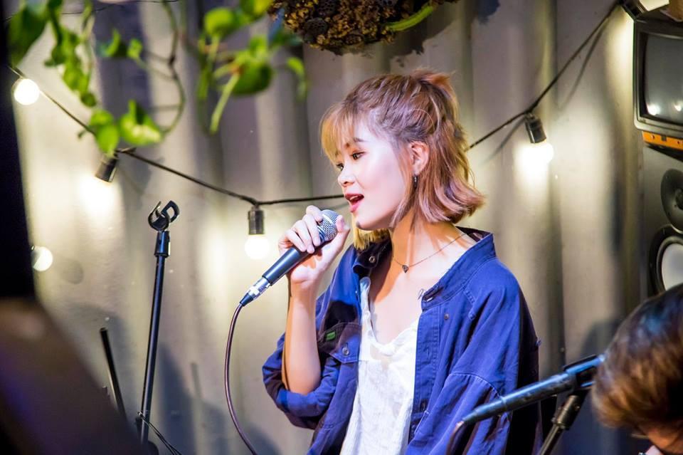 Cô gái khóc nức nở nhớ về người yêu cũ khi cover Thương của ca sĩ Quốc Thiên-1