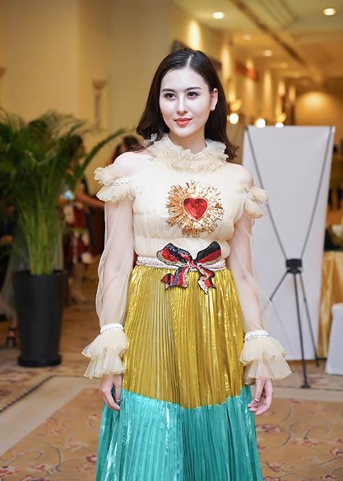 Hà Lade già dặn hơn hẳn Chi Pu khi diện lại váy tầng 3 màu đèn giao thông-2