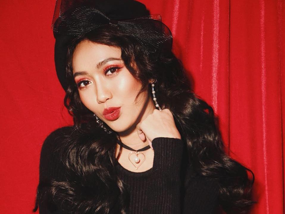 Những màn cover phá tan nát loạt hit Vpop của cây hài Diệu Nhi-1