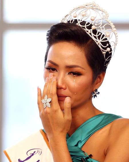 Người yêu Cường Đô La bức xúc lên tiếng bảo vệ Hoa hậu HHen Niê-1