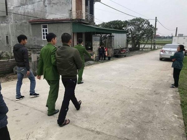 Thực nghiệm hiện trường vụ nghịch tử dùng gậy đánh bố mẻ bánh chè, gãy xương sườn-1