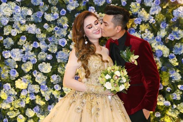 Gia đình đôi bên xuất hiện rạng rỡ-4