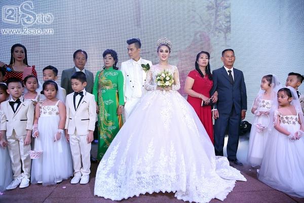 Hành trình lặn lội tìm hạnh phúc của Lâm Khánh Chi: Từ nam ca sĩ trở thành cô dâu nổi tiếng showbiz Việt-12