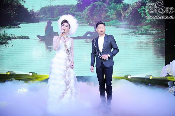 Lâm Khánh Chi lộng lẫy như công chúa bên cạnh ông xã-7