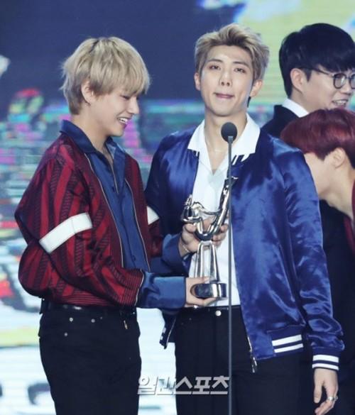Suốt 9 năm qua, Daesang của Grammy xứ Hàn không rời SM và BTS vừa phá bỏ nó!-2