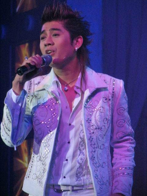 Hành trình lặn lội tìm hạnh phúc của Lâm Khánh Chi: Từ nam ca sĩ trở thành cô dâu nổi tiếng showbiz Việt-1