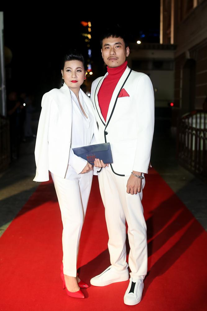 Hoa hậu HHen Niê đọ sắc cùng Hoàng Thùy và Mâu Thủy trên thảm đỏ Ngôi sao xanh-5