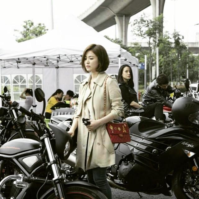 Chọn túi hiệu có gắn tên mình, Song Hye Kyo chẳng sợ đụng hàng ai-5