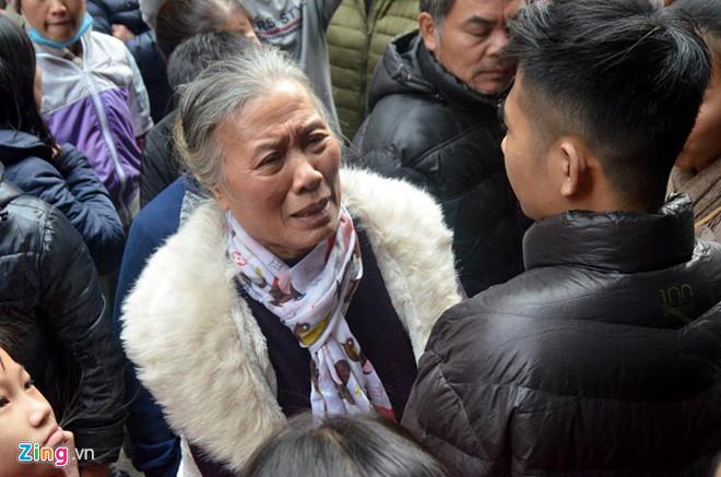 Người hùng kể phút leo 4 tầng cứu 2 cụ già trong căn nhà cháy-1