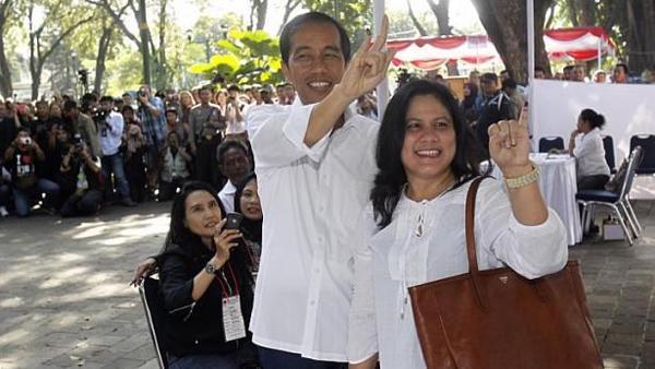 Thôn nữ đặc biệt nhất nước vạn đảo: Từ vợ anh thợ mộc đến ngày thành đệ nhất phu nhân-6