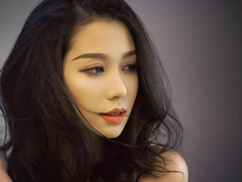 Cô bạn gái xinh đẹp khiến Yanbi tự nguyện unfriend hết gái xinh trên Facebook