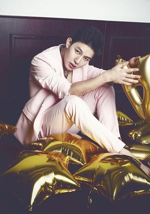 Rụng tim trước vẻ đẹp không góc chết của hoàng tử lai Việt - Thái-3