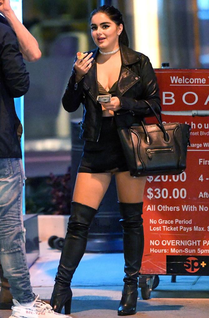 Sao thế giới: Mùa đông mặc áo lưới, mùa hè diện áo lông-9