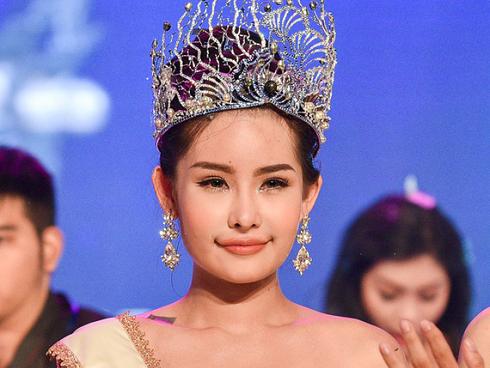 Lê Âu Ngân Anh suy sụp đến tiều tụy sau cú shock bị yêu cầu tước vương miện-5