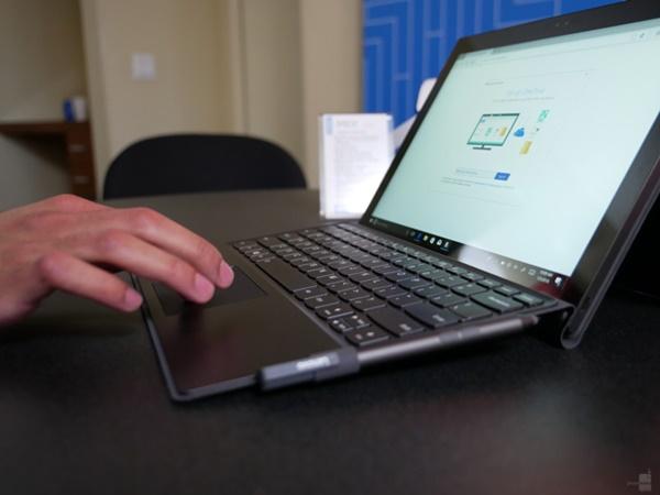 Laptop chạy chip di động Lenovo Miix 630 giá 18,1 triệu đồng-4