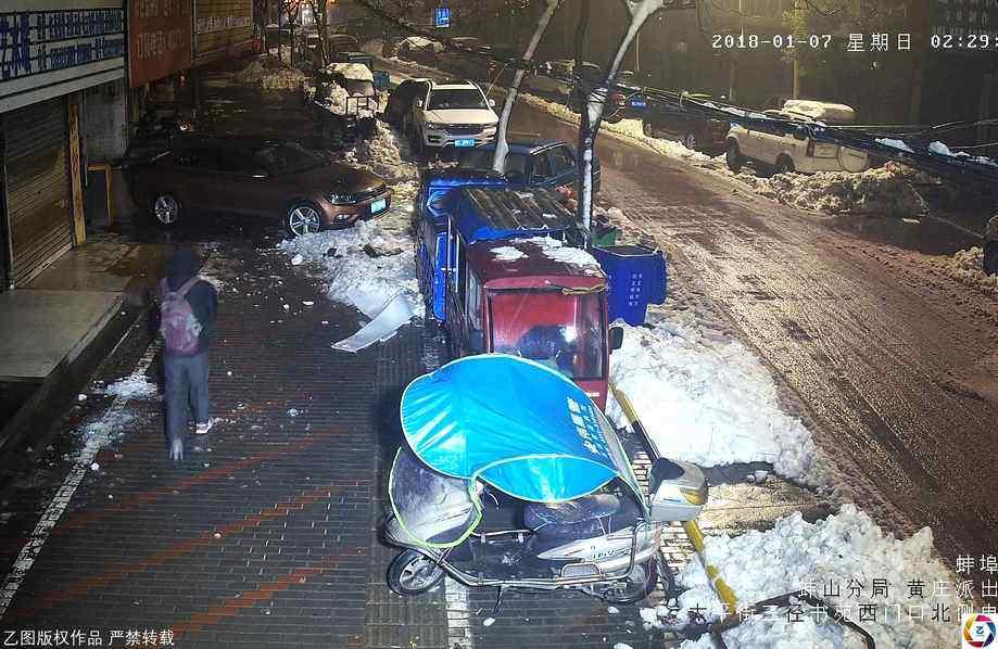 Giấu nhiều vàng dưới ngôi mộ của người vợ quá cố, tội ác của chồng bị phanh phui-2