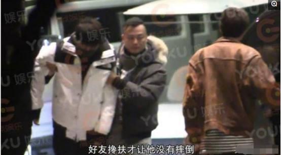 Giả Nãi Lượng bỏ nhẫn cưới sau vụ Lý Tiểu Lộ ngoại tình với em nuôi-2